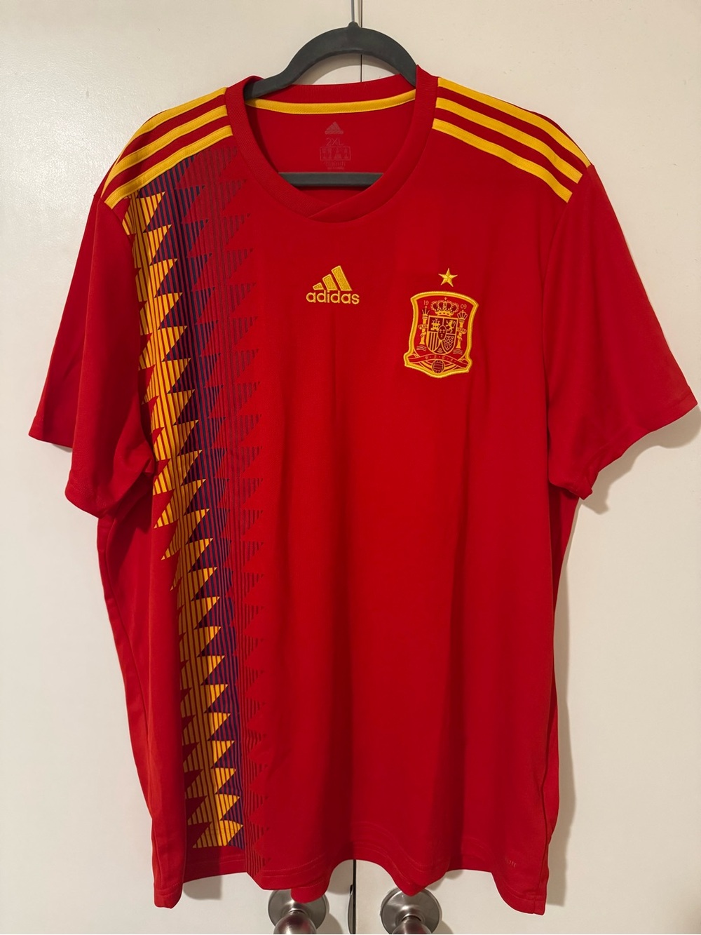 Adidas Spain 2018 World Cup Home Kit - Size XXL - Picture 1 of 3